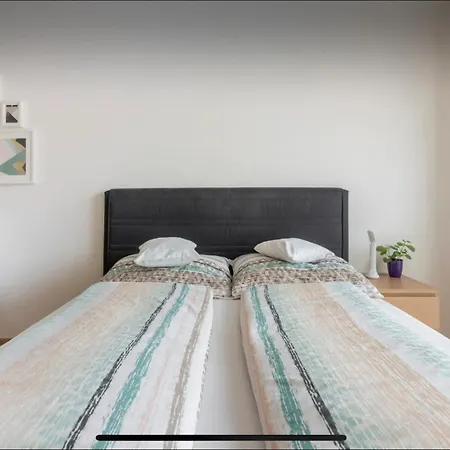 Rezidence Garden Towers - S Parkovanim Апартаменты Прага
