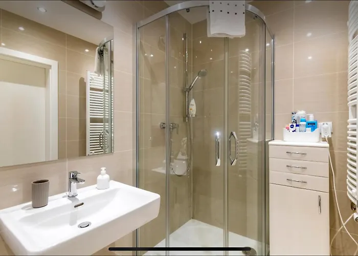 Rezidence Garden Towers - S Parkovanim شقة