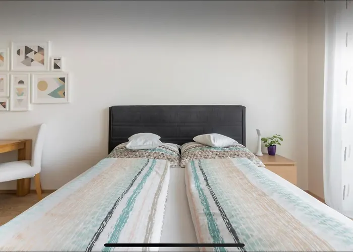 Rezidence Garden Towers - S Parkovanim شقة براغ